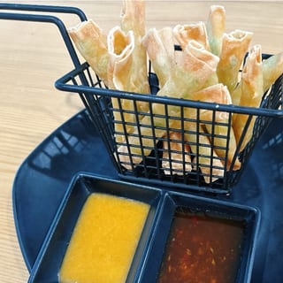 Edamame Spring Rolls (10 pc)
