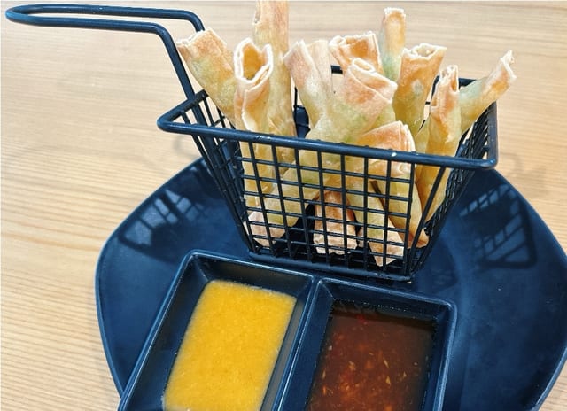Edamame Spring Rolls (10 pc).