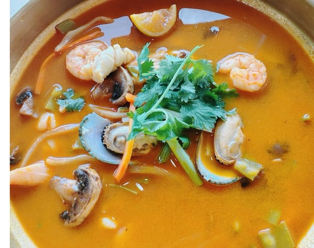Tom Yum Seafood Soup (Serves 2–3).