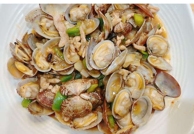 Thai Basil Spicy Clams.