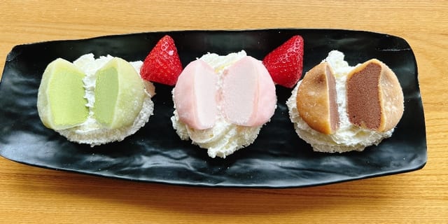 Mochi Trio Sampler.