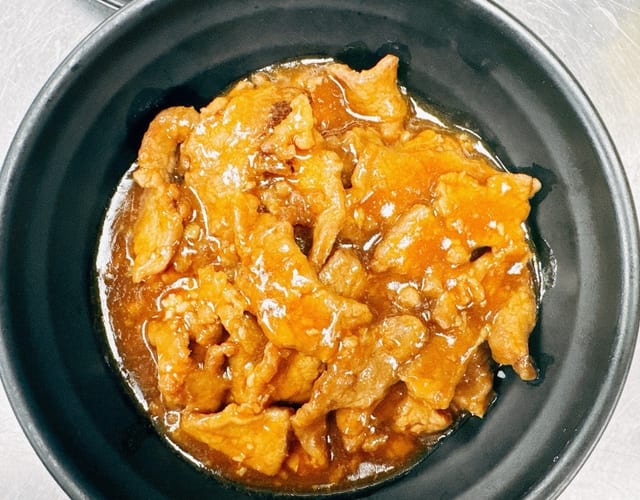 Tender Beef with Gravy Rice Bowl.